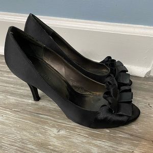 Nine West Black satin pumps. Size 8. GUC.